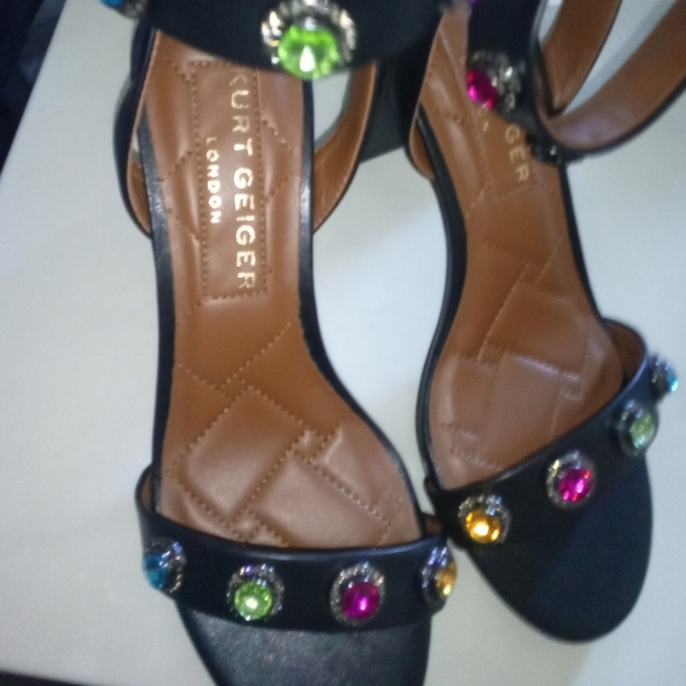 High Heels - Picture 2 of 3